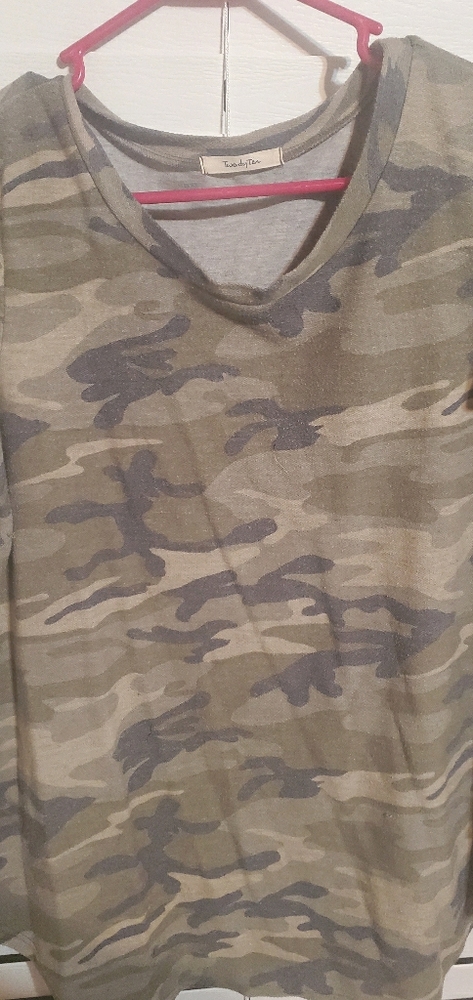 Cute boutique camo tee